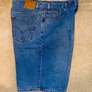 LEVI’S short pants waist 38”blue jeans 👖 denim.